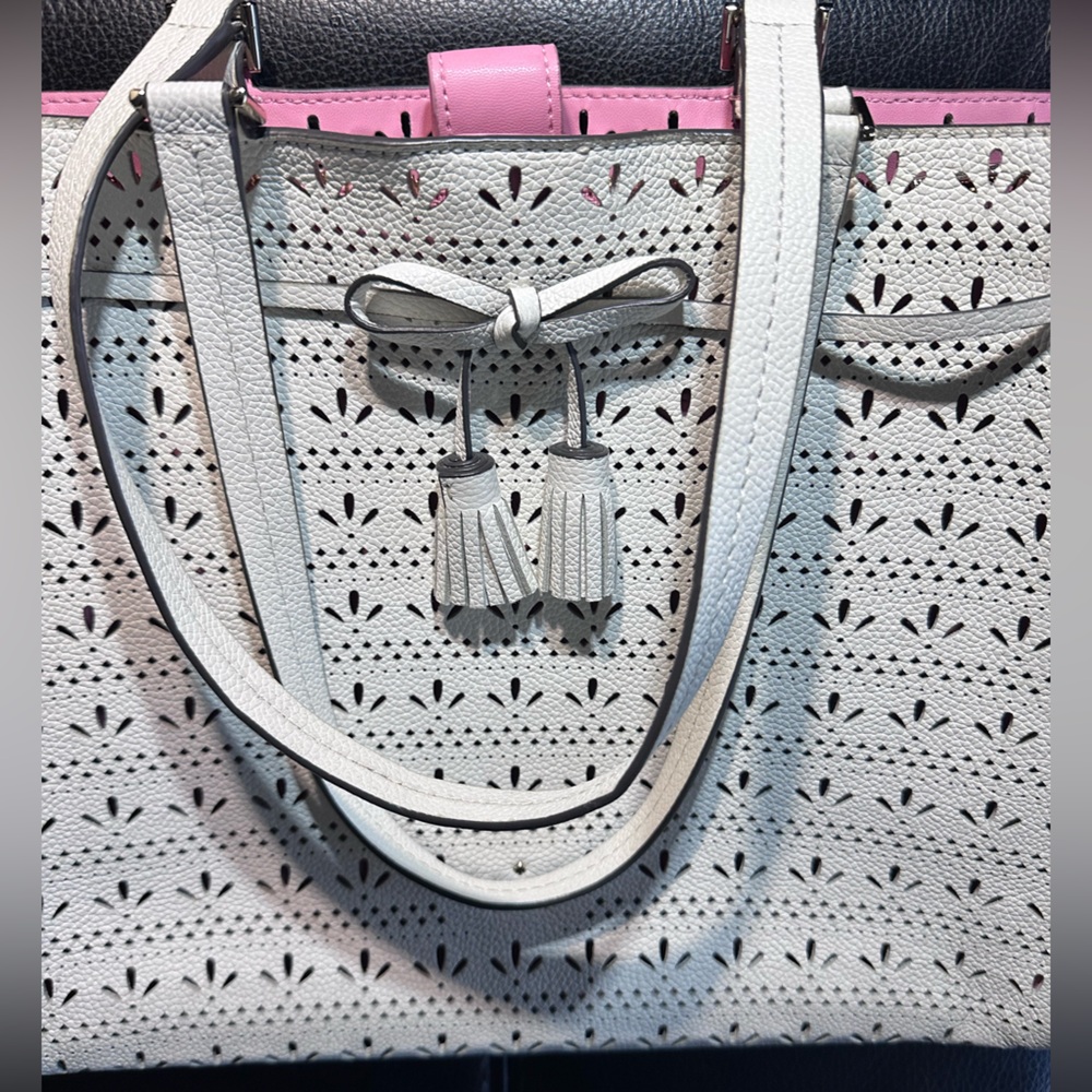 ✨ Kate Spade Leather Hayes Perf Tote Bright White / Bright Pink Interior NWOT 💕 - Picture 8 of 16